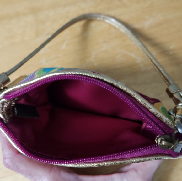 SALE! COACH Poppy Signature Wristlet - Picture 6 of 10